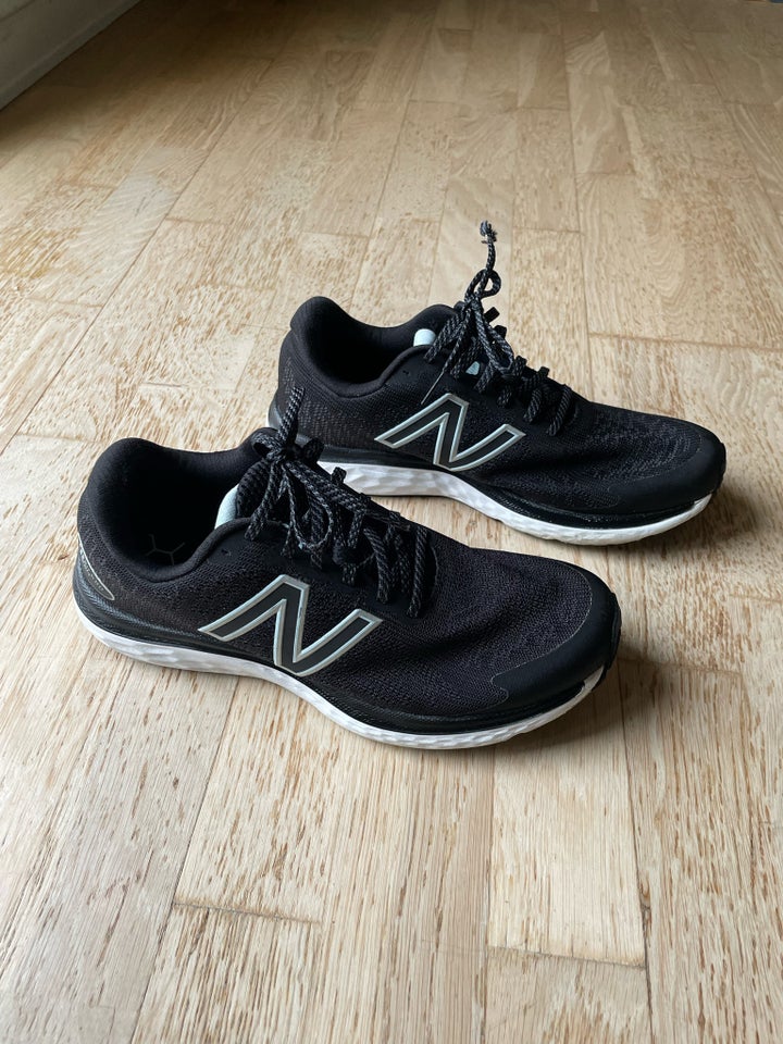 Løbesko, Model: Fresh 680 Foam, New Balance