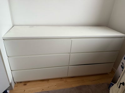 Kommode, Ikea kommoder jeg har to fejler intet skal bare afhentes tag begge to for 500kr.
Skal selv 