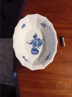 Ovalt fad. Blå Blomst. 10/8632, Kongeligt porcelæn, 90 år