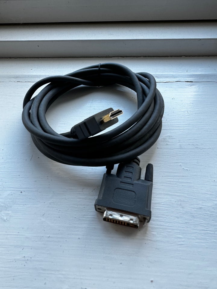 Power, DVI-D, HDMI