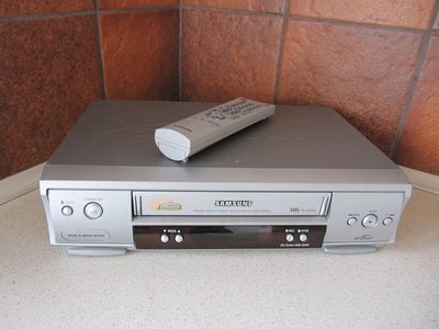 VHS videomaskine, Samsung, SV-2403X, Perfekt, 
- Incl. fjernbetjening,
- Fin stand !
- NTSC playback