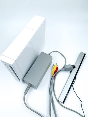 Nintendo Wii, Nintendo Wii med kabler, Nintendo Wii med kabler og sensor bar

Konsollen er testet og