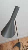 Standerlampe, Arne Jacobsen