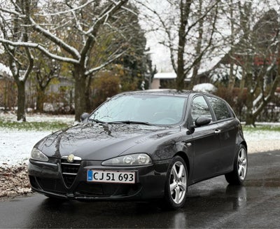 Alfa Romeo 147, 2,0 Twin Spark, Benzin, 2006, km 250000, 5-dørs, ABS, centrallås, airbag, elruder, e