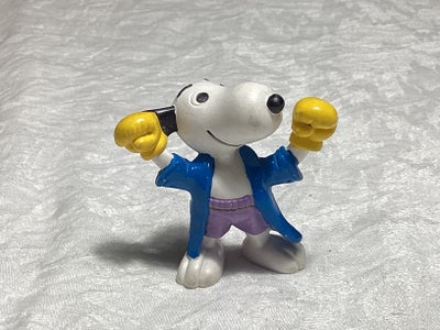 Figurer, Retro Nuser med boksehandsker, Vintage Snoopy i bokseoutfit.

Højde ca 6 cm.