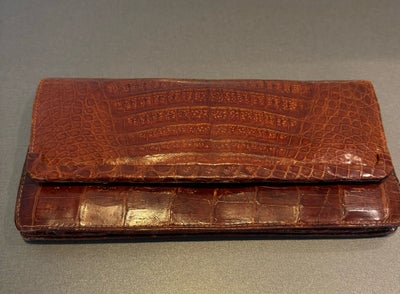 Festtaske, andet mærke, krokodilleskind, Flot kuvert taske i krokodilleskind, str. 26 x 13 cm
Det ha