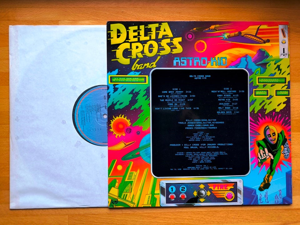 LP, Delta Cross Band