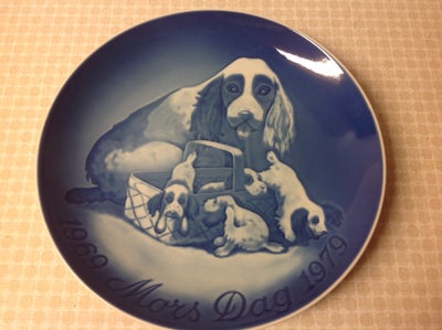 Porcelæn Stor Mors Dag Platte med Hund og Hvalpe, Bing & Grøndahl År 1969-1979, 1969, Jule Gaveide :