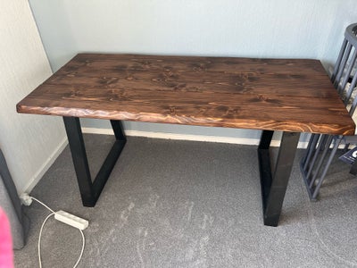 Spisebord, Plankebord , b: 73 l: 158, Plankebord i specialmål lavet i en butik på Østerbro på ca 4 å