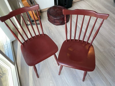 Spisebordsstol, Træ, Retro, Fine tremme stole malet i en dyb rød. 

Brugt men i god stand

350kr for