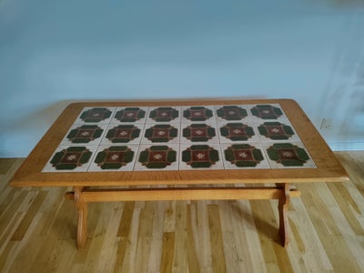 Kakkelbord, Sofabord , egetræ, b: 74 l: 144 h: 54, Rigtig fint vintage kakkelbord fra 70'erne yderst