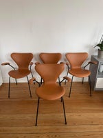 Arne Jacobsen, stol, 3207 med sort stel