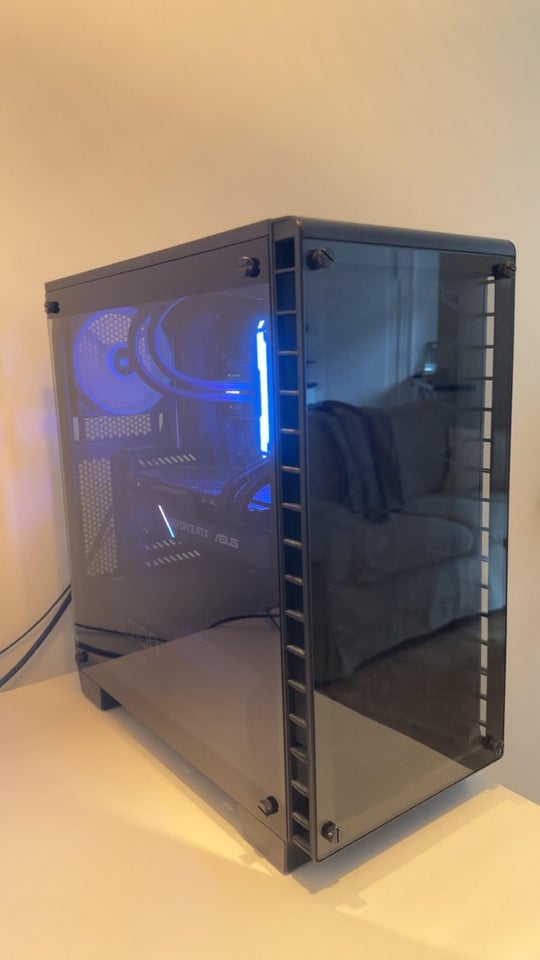 Gaming Setup (Corsair Vision RTX 2070 Super PC), Mathias