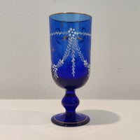 Laurel & Bow glas, Glas med emaljedekoration, 150 år gl.