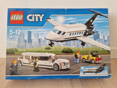 Lego City, 60102, Sæt med 30cm langt fly og 20cm lang limousine.
Alle dele inkl. manualer pakket i p