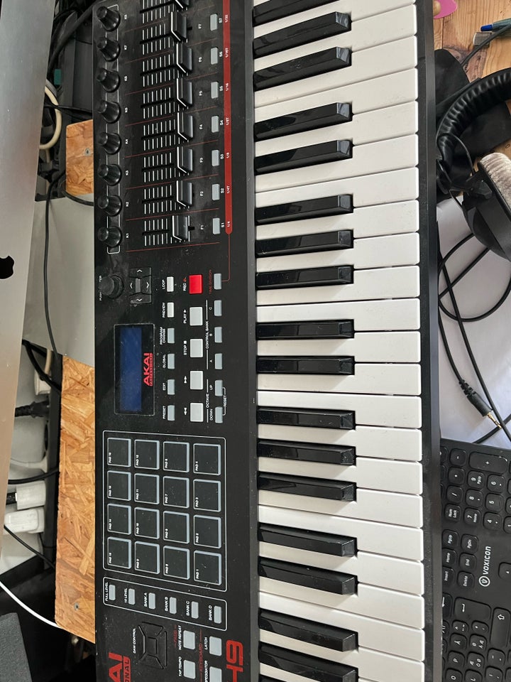 MIDI keyboard, Akai Mpk249