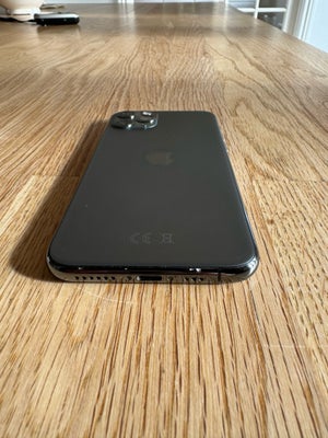 iPhone 11 Pro, 256 GB, sort, Perfekt, Rigtig flot iPhone 11 PRO 256 GB sælges grundet opgradering. 
