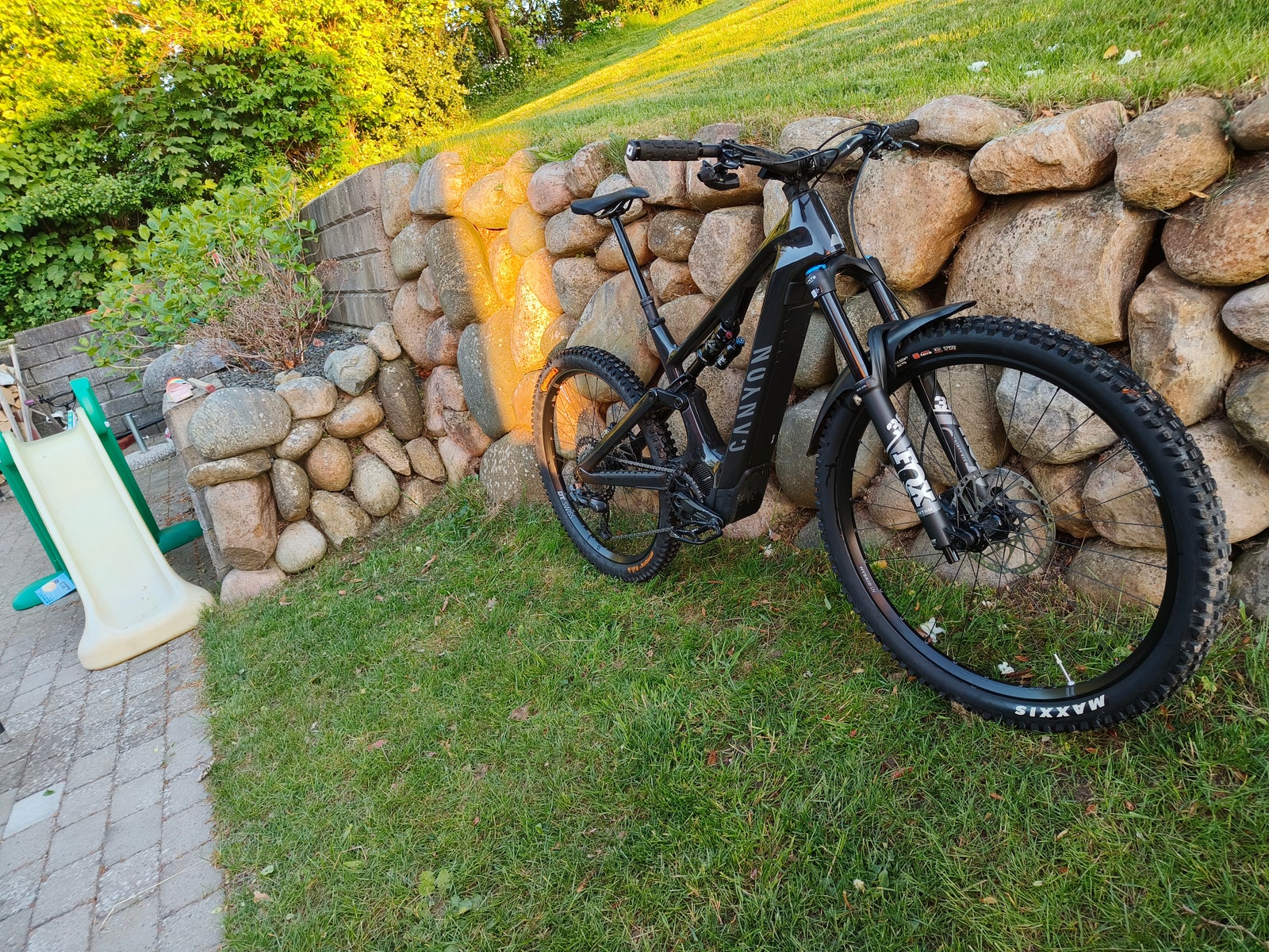 Canyon Spectral cf 8 ON, full suspension, Medium tommer