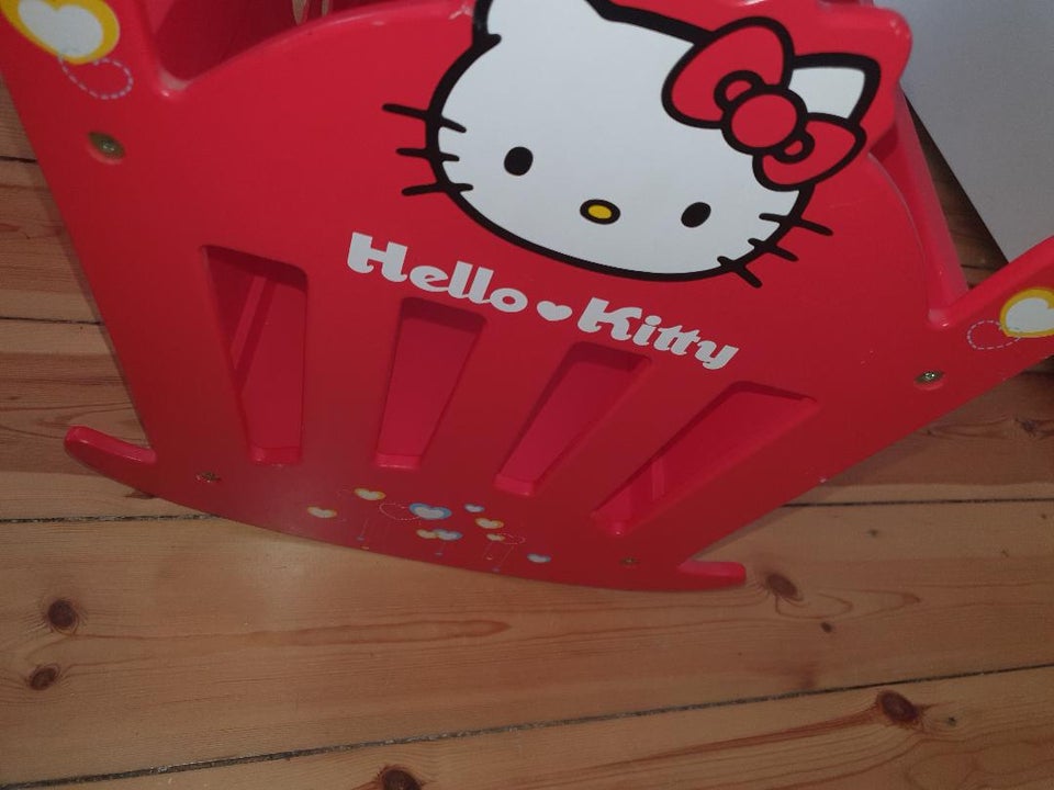 Hello Kitty, Vugge