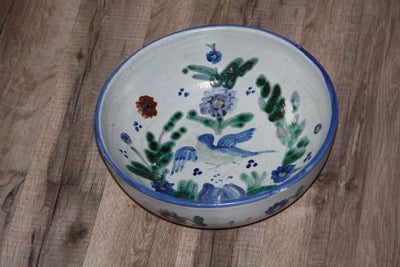 Keramik, Axel Brüel skål med en fugl, Axel Brüel skål med en fugl
Diam. 27 cm, højde 9,5 cm
lille af