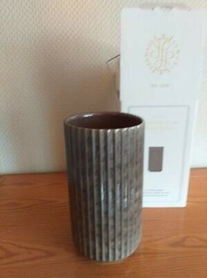 Vase, Lyngby vase 20,5 cm/ Mørkegrå, Lyngby,  NY og ubrugt Lyngby Porcelæn Radiance Vase- Mørkegrå
H