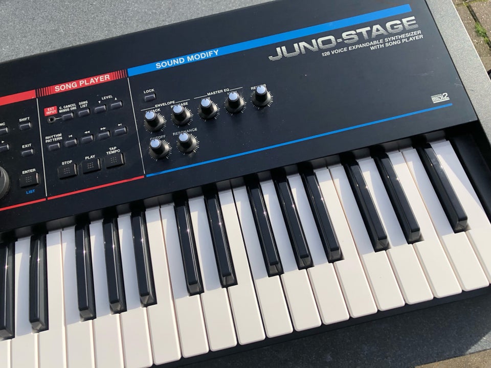 Synthesizer, Roland Juno-stage