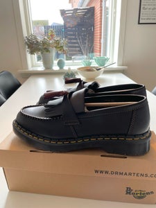 Dr martens med outlet foer str 43