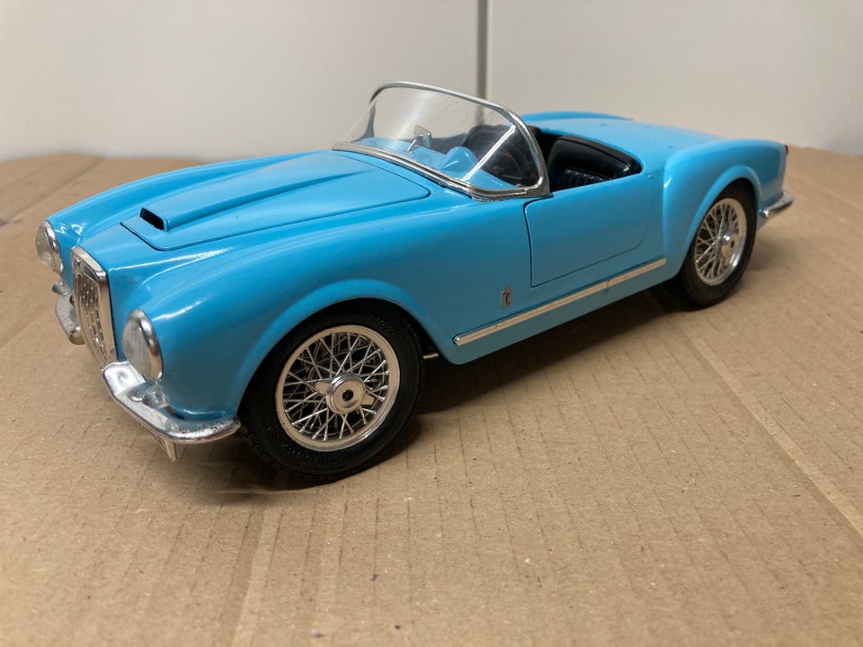 Modelbil, Lancia Aurelia B24 Spider 1955 1:18, skala 1:18