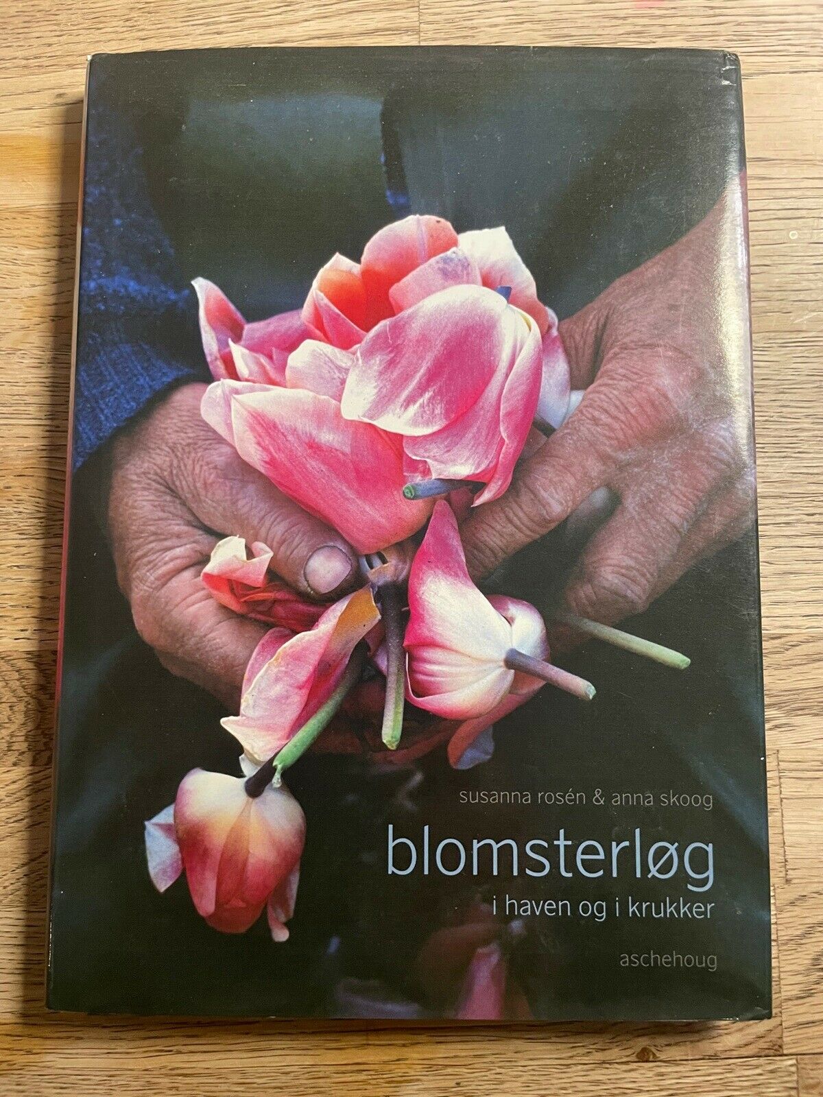 Blomsterløg i haven og i krukker, Susanna Rosen m.fl., emne: biologi og botanik – dba.dk – Køb og Salg Nyt og Brugt
