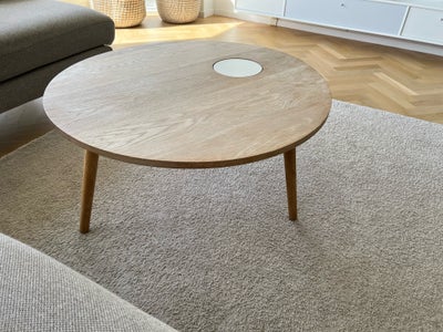 Sofabord, Wood Junkie, egetræ, b: 80 l: 80 h: 40, Ny pris. 4.000,- 

Massiv egetræs bord, ubehandlet