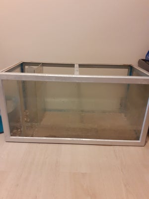 Akvarium, 128 liter, b: 80 d: 40 h: 40, Har været brugt til ciclider med glas afgrænset filter i den