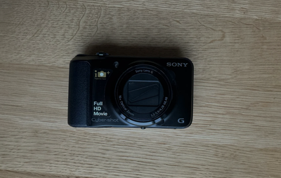 Sony, DSC-HX10V, 18,2 megapixels, 16 x optisk zoom, 


Anmelderrost superzoom kamera i lommestørrels