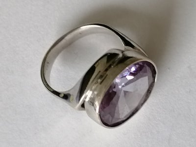 Ring, bijouteri, Ring med stor sten ingen stempler ringstørrelse 53