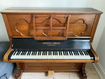 Klaver, Hornung & Møller, Smukt gammelt klaver fra Hornung & Møller, ca. 1880’erne.

Har været i fam