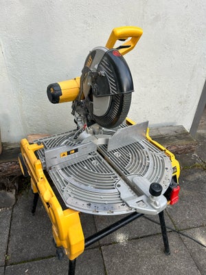 Rundsav, Dewalt, Brugt, men velfungerende rundsav og kapsav. 
Dewalt D27107. 

Nypris ca. 10.000kr

