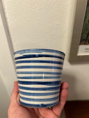 Keramik, Vase urtepotte, Axel Brüel, Har glasurafskrab nogle steder
Godt 10cm dia 11,2