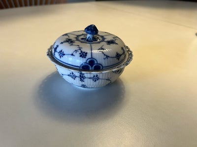 Porcelæn, Skål med låg nr 1/1101, Royal Copenhagen, Fin lille skål med låg. 11 cm i diameter, 4 cm h