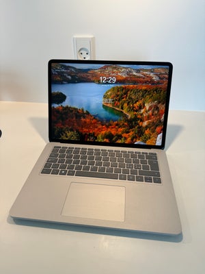 Microsoft Surface Laptop Studio, i7-11370H GHz, 32 GB ram, 1000 GB harddisk, Perfekt, Enormt lækker 