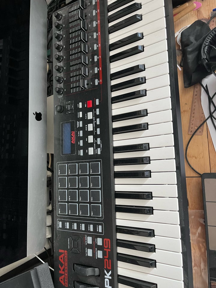 MIDI keyboard, Akai Mpk249