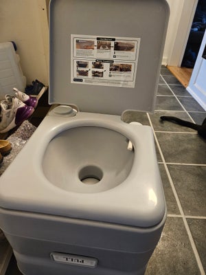 Camping toilet, Camping toilet, brugt 1 måned.
Ny pris 800, sælges for 500