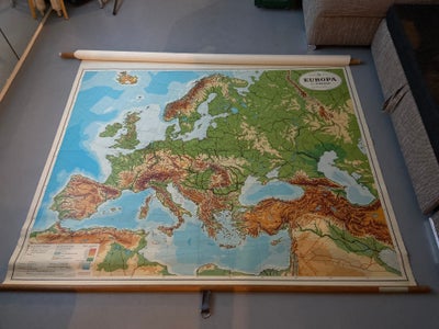 Europakort, Rigtig velholdt Europakort til vægophæng. 

Kort. Europa, verdenskort. 