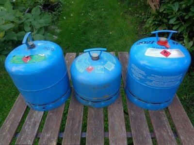 Gasflaske MED gas  [], CGI - 3 kg og 2 kg

- enkeltvis
- Camping Gaz International

¤¤¤ 3 kg - høj 2