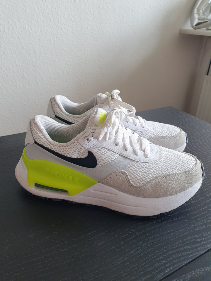 Sneakers, str. 38,5, Nike