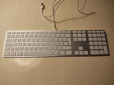 Tastatur, Apple, Fin stand

Kan sendes

Apple.taststur. Nypris. Ca 1199 kr