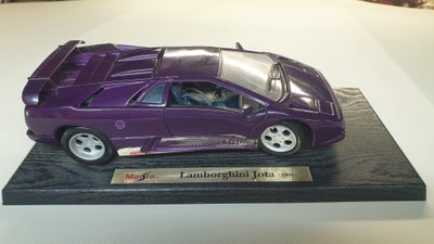 Modelbil, Maisto Lamborghini Jota 1995, skala 1/18, Fin Lamborghini fra Maisto. 
Døre, motorklap kan