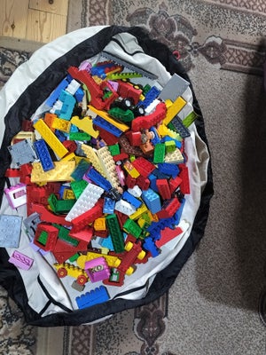 Lego Duplo, 4,2 kg duplo, Indeholder klodser, mænd og biler

Samle pose medfølger.

Skal afhentes i 