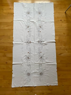 Dug, Vintage, 80x158cm hvid bomuldsdug med grå smukke blomster broderinger, den kan også bruges oven