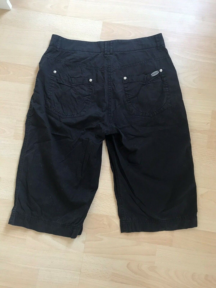 Shorts, Cro, str. 38