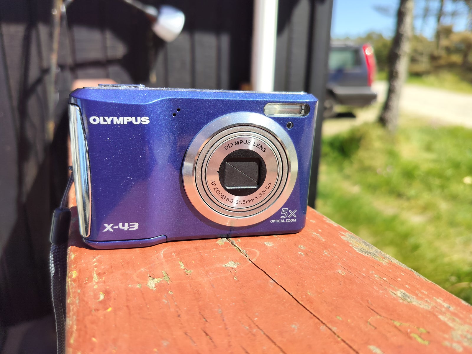 Olympus X-43, 14.0 megapixels, 5 x optisk zoom
