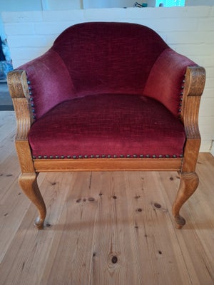 Hvilestol, velour, Flot gammel stol i rød velour og massivt egetræ. B.D.H. - 66cm x 70cm x 87cm